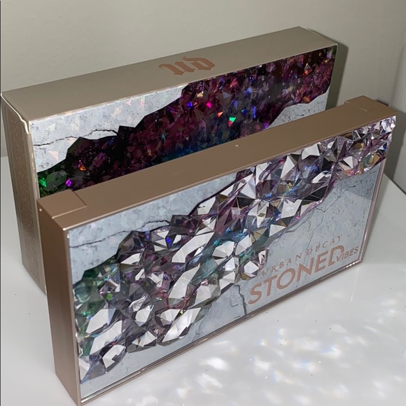 Urban Decay Stoned Vibes Eyeshadow Palette - Picture 9 of 10